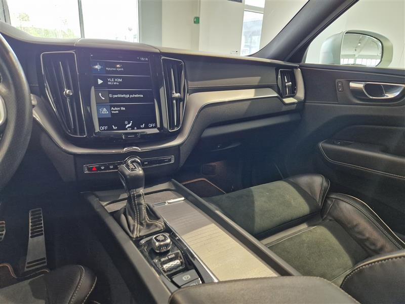 Volvo XC60 D4 AWD R-DESIGN AUT. TAKUU 12KK/20TKM