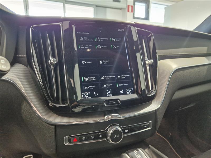 Volvo XC60 D4 AWD R-DESIGN AUT. TAKUU 12KK/20TKM