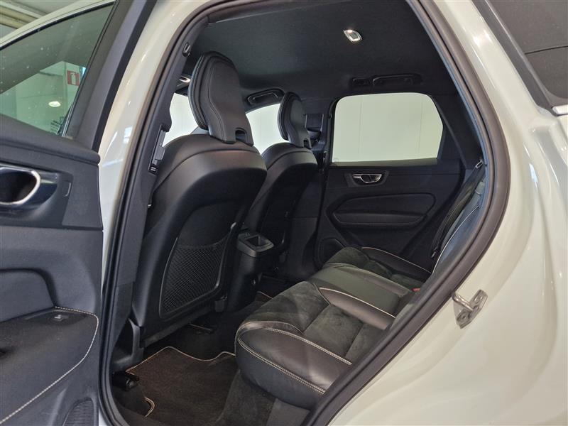 Volvo XC60 D4 AWD R-DESIGN AUT. TAKUU 12KK/20TKM