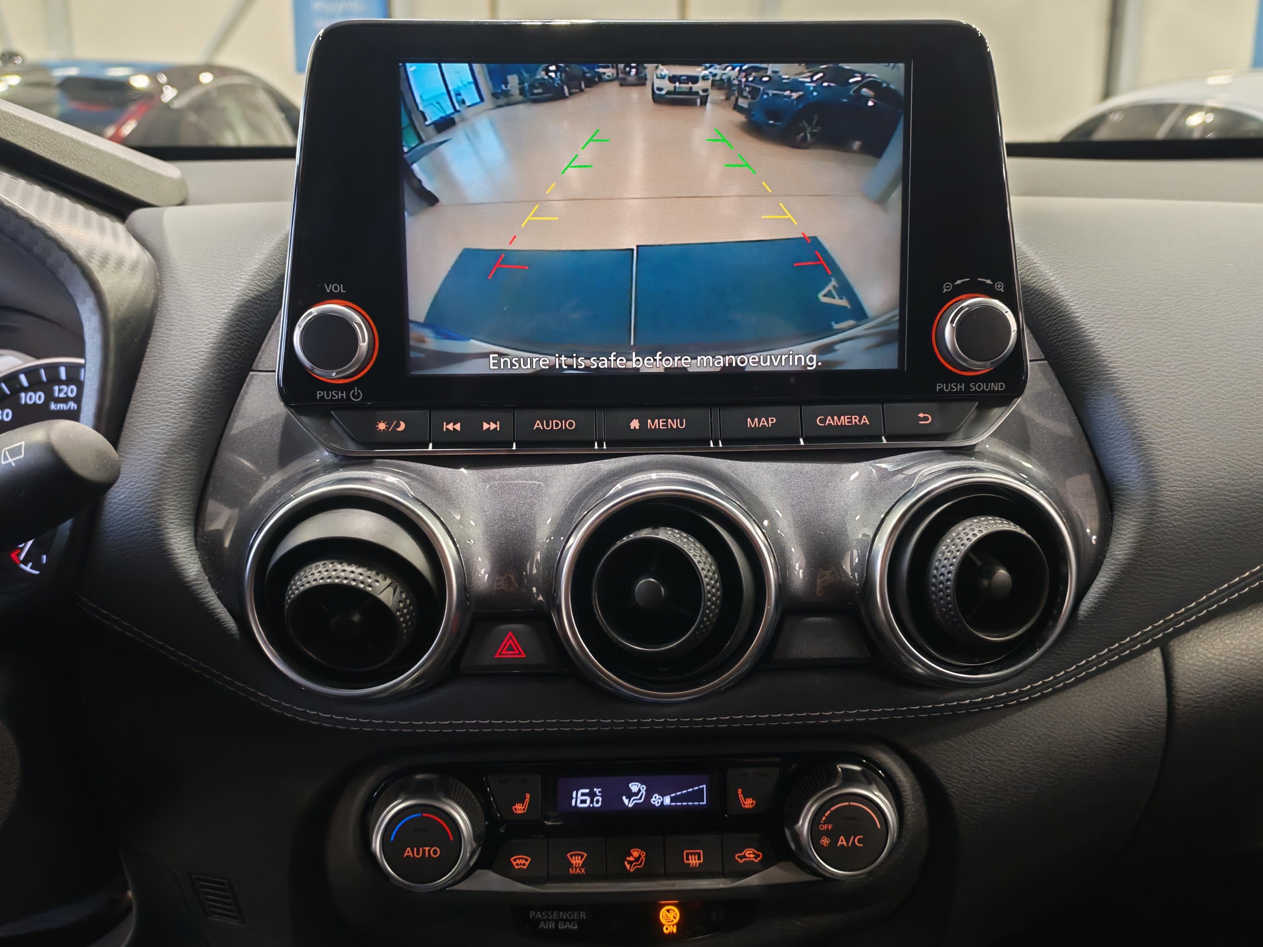 Nissan JUKE DIG-T 114HP 6MT N-CONNECTA + NAVI TAKUU 12KK/20TKM