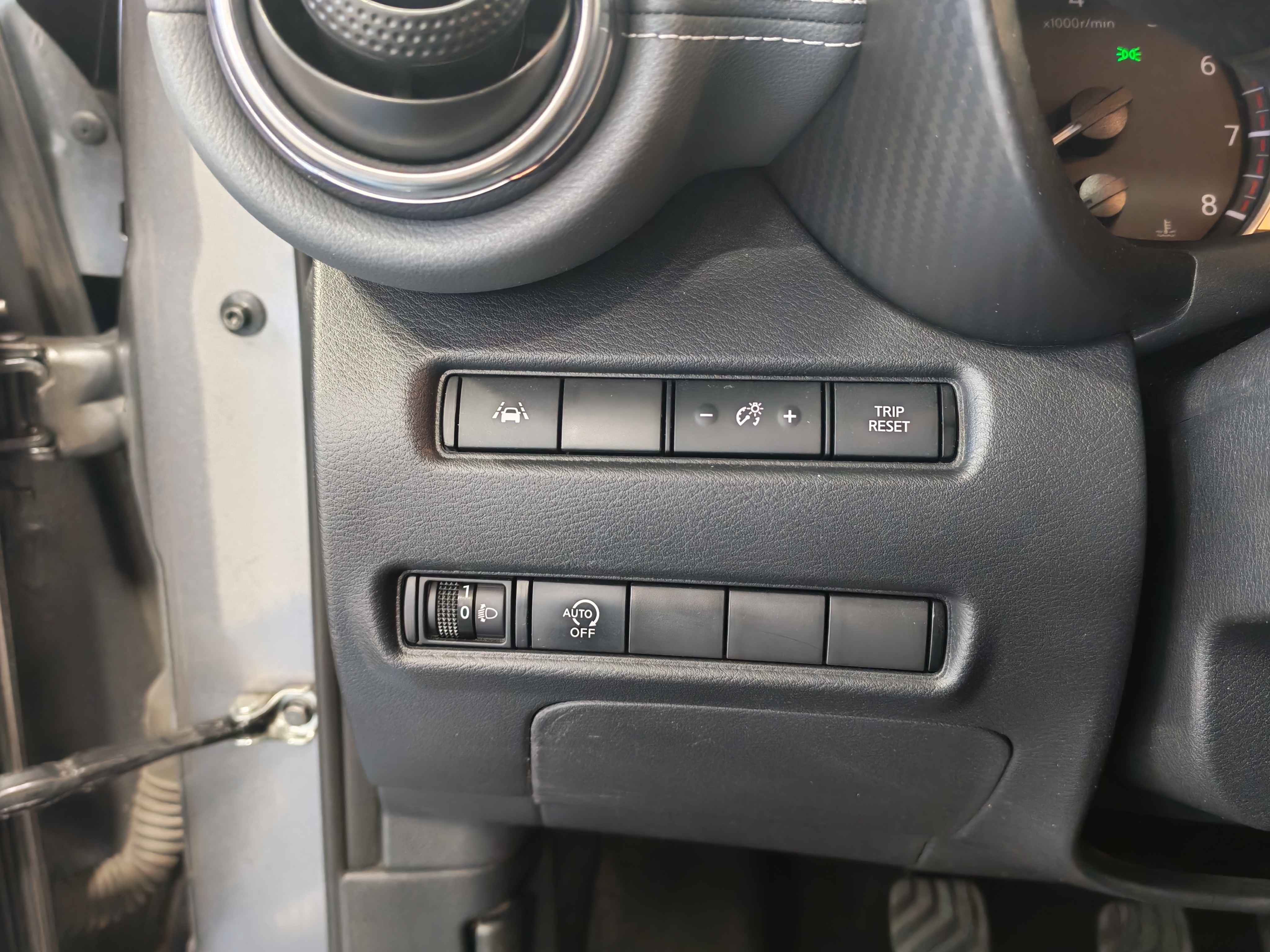 Nissan JUKE DIG-T 114HP 6MT N-CONNECTA + NAVI TAKUU 12KK/20TKM