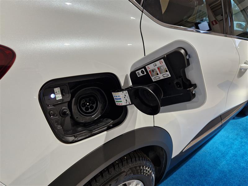 Renault CAPTUR E-TECH PLUG-IN HYBRID INTENS. TAKUU 24KK/40TKM