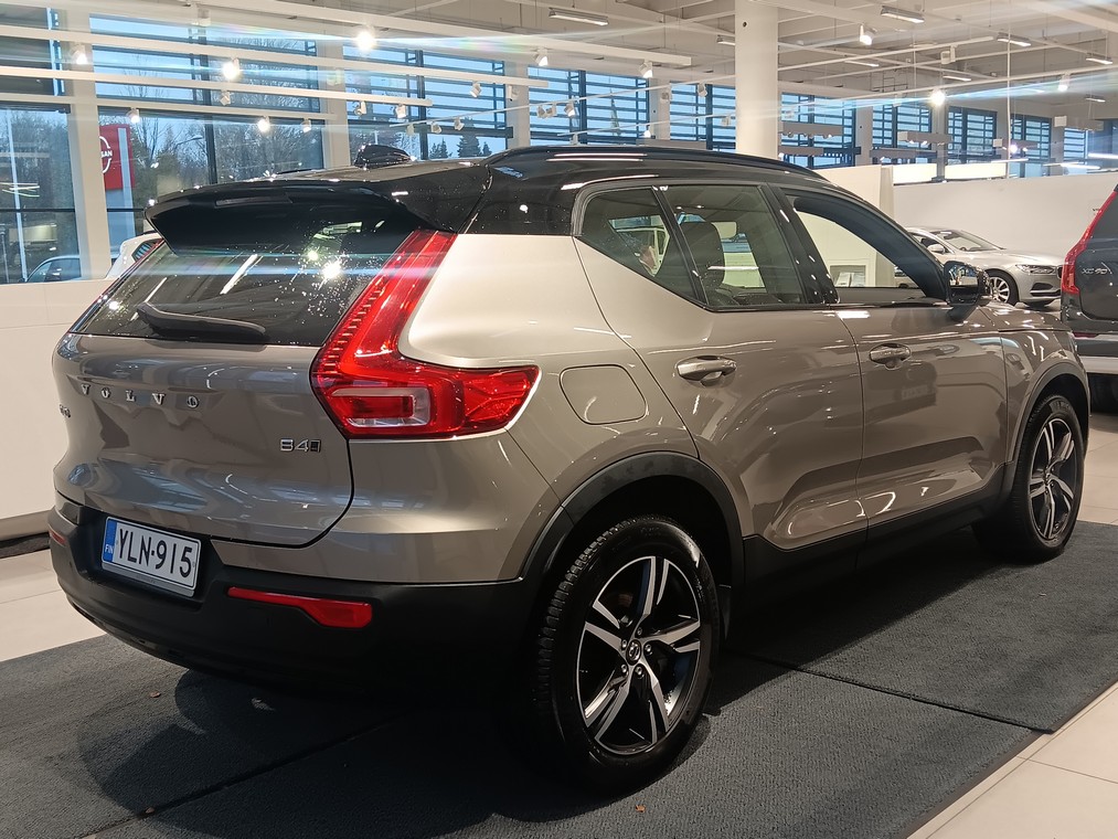 Volvo XC40 B4 AWD MHEV BUSINESS R-DESIGN EDITION DCT AUT
