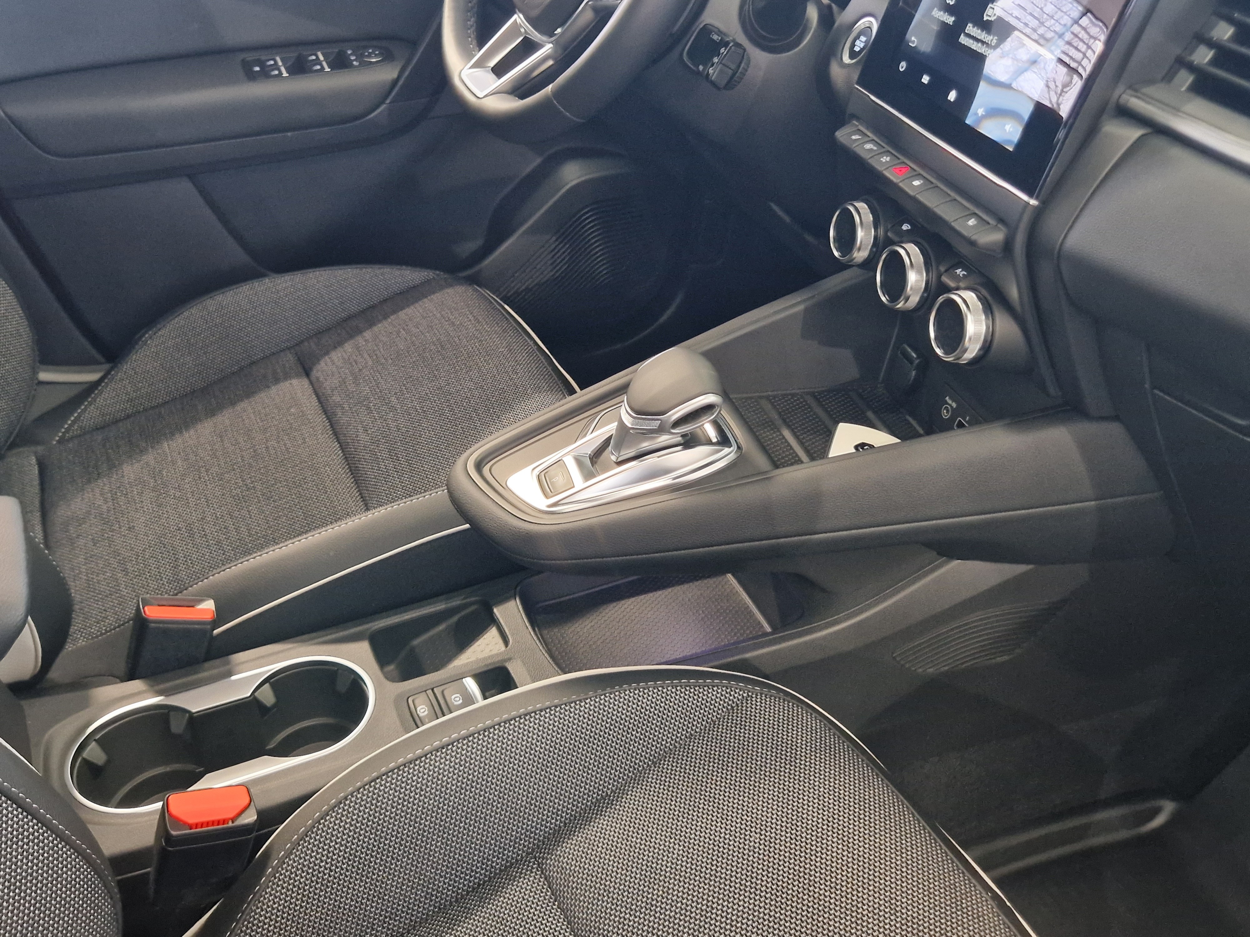 Renault CAPTUR TCE 130 EDC7-AUT INTENS TAKUU 12KK/20TKM