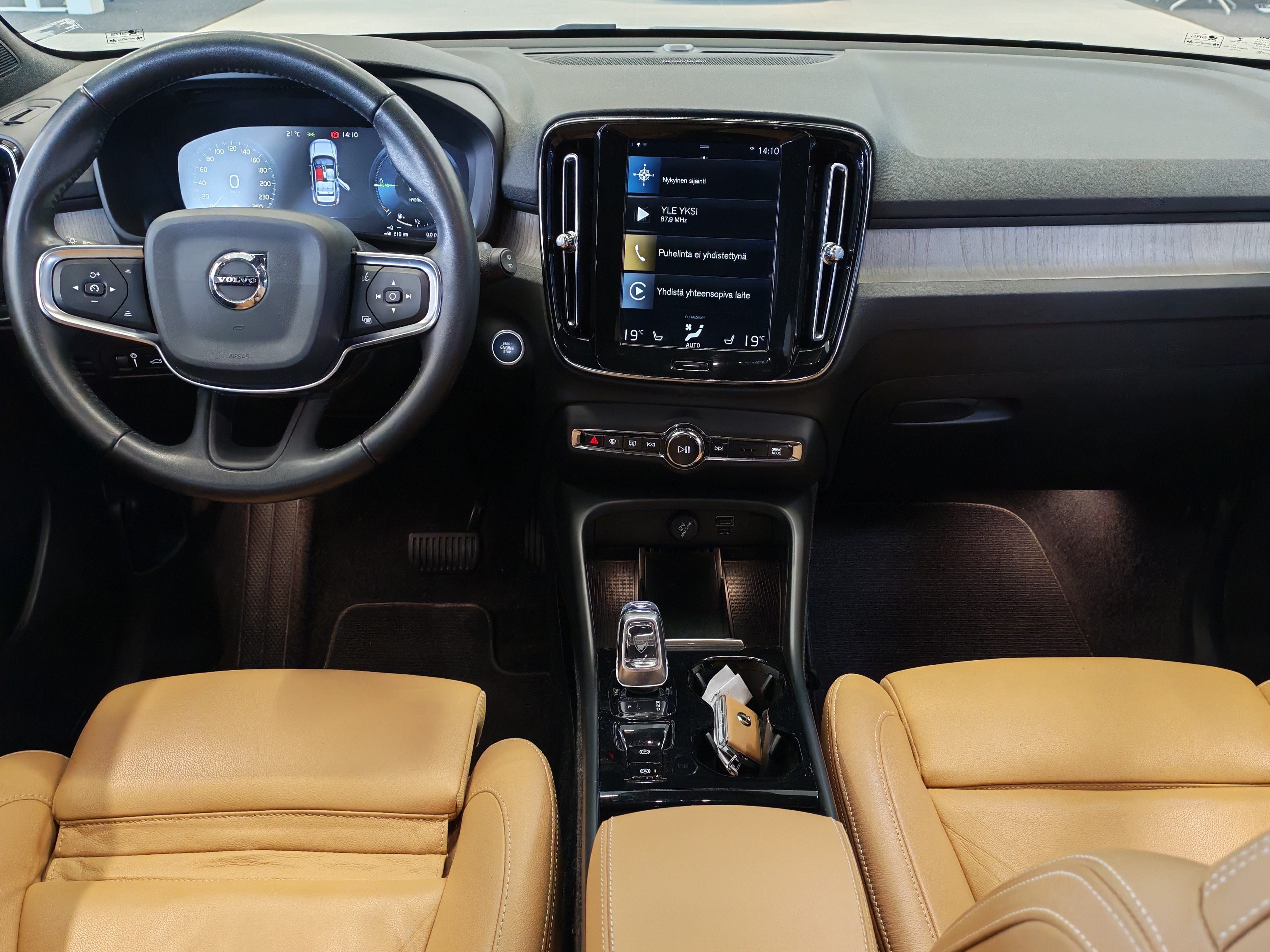 Volvo XC40 2020, kuva 4/22