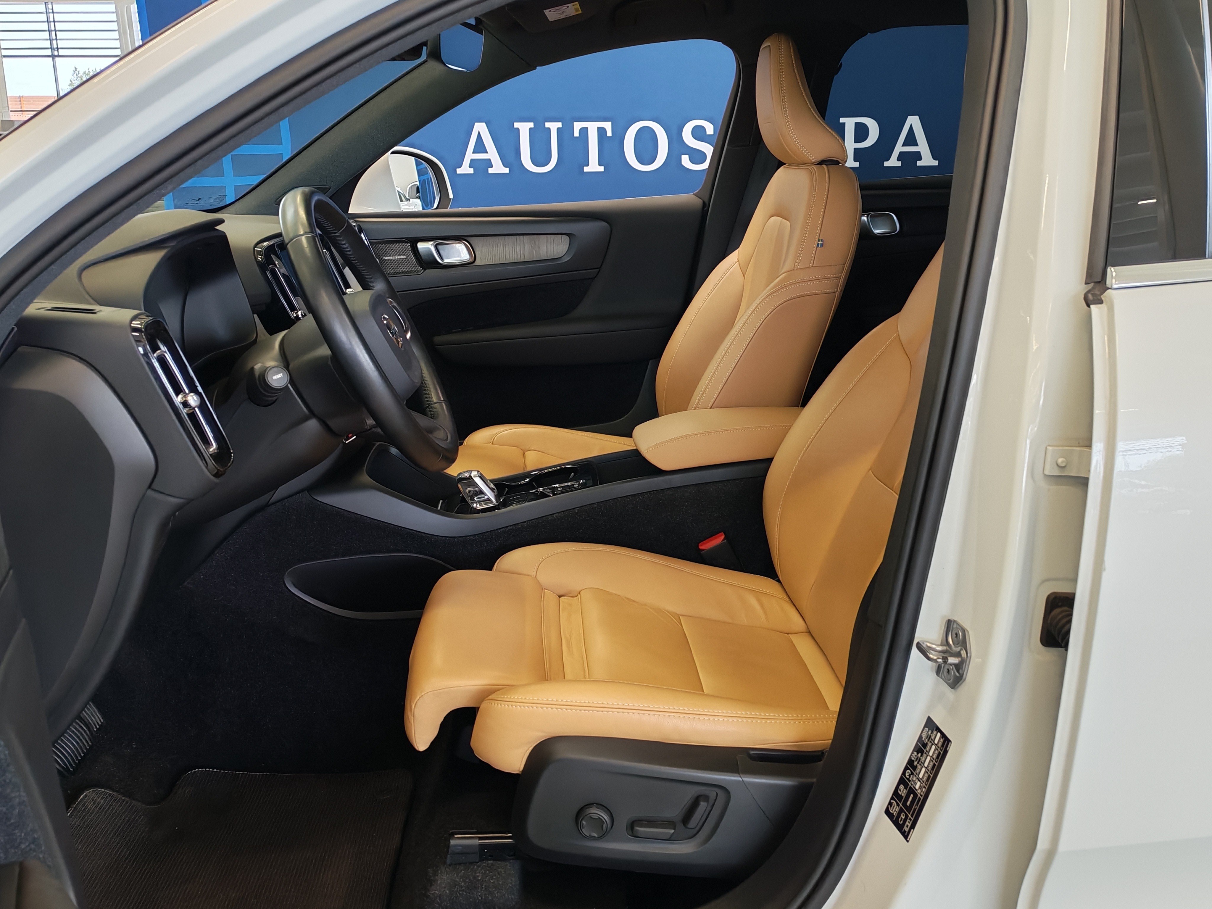 Volvo XC40 T5 TWIN ENGINE INSCRIPTION TAKUU 24KK/40TKM