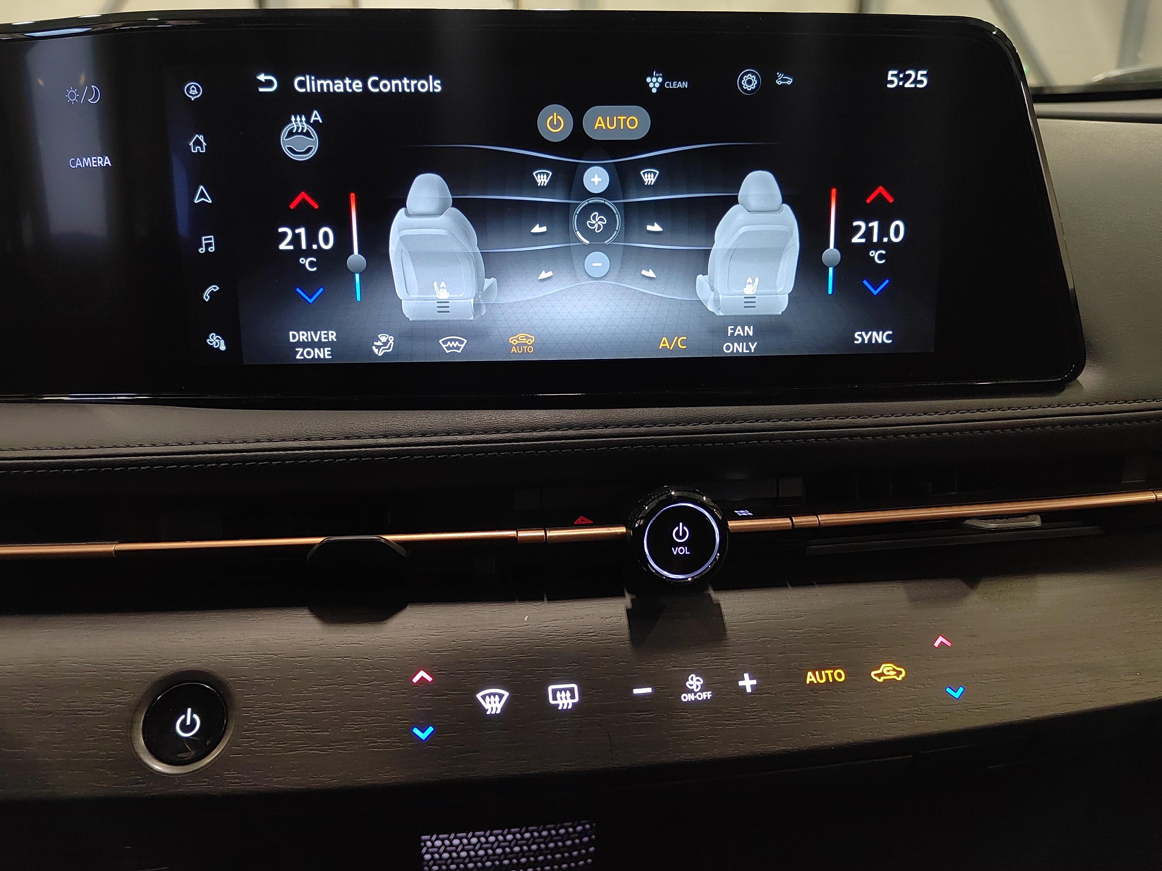 Nissan ARIYA 63KWH ADVANCE 2WD 22KW CHARGER