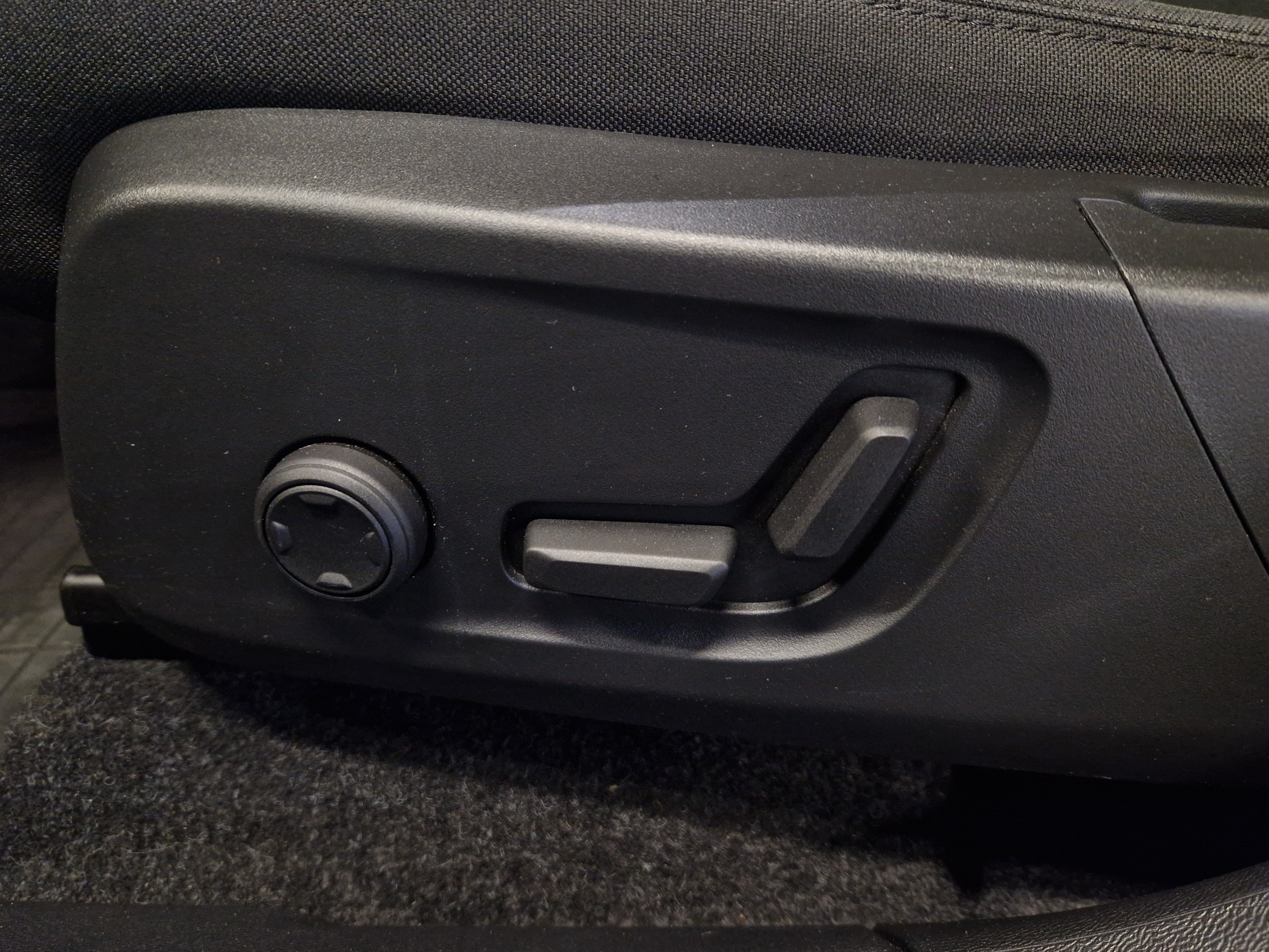 Volvo XC40 RECHARGE PLUS AUT TAKUU 24KK/40TKM