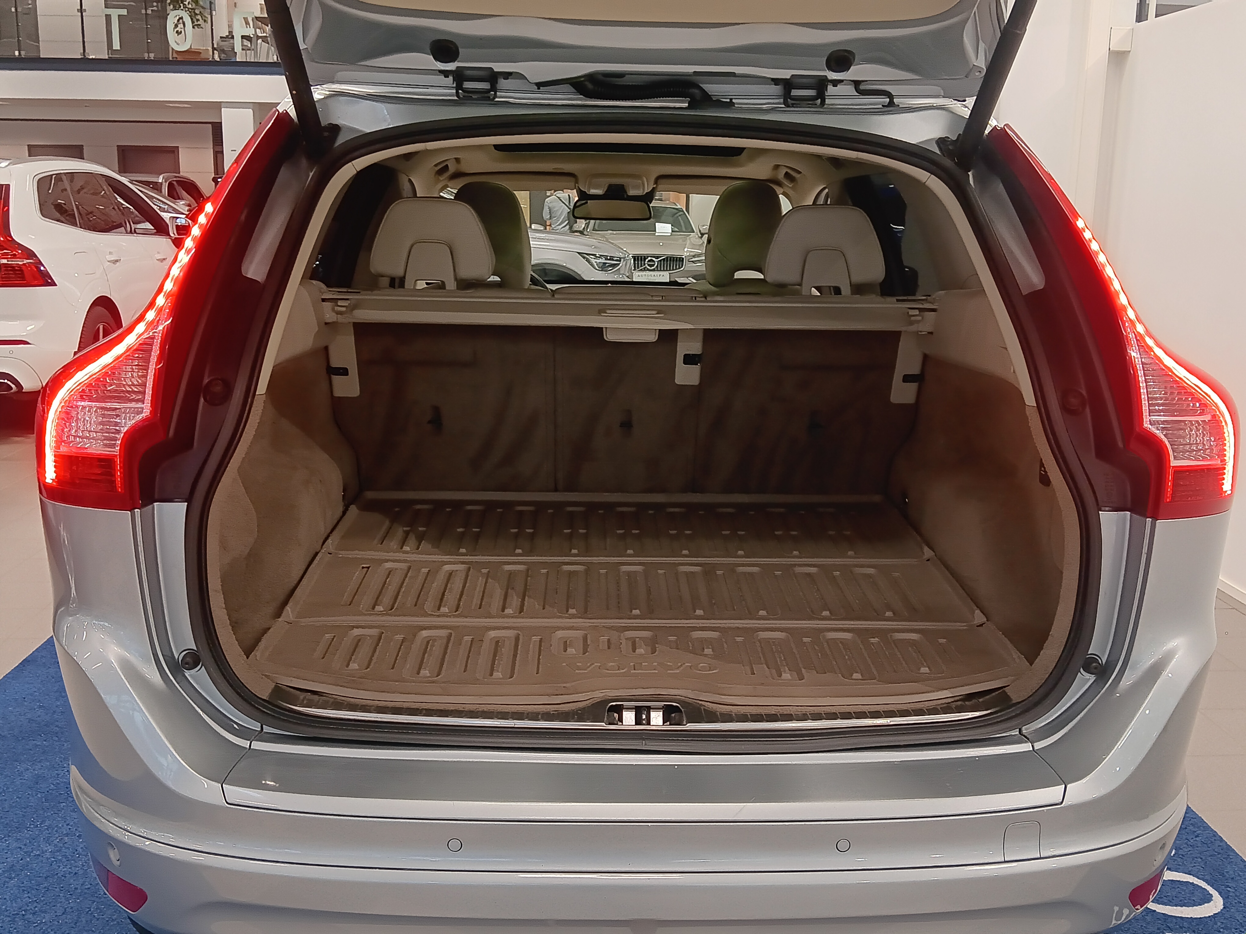 Volvo XC60 D5 AWD Summum aut 2014, kuva 5/14