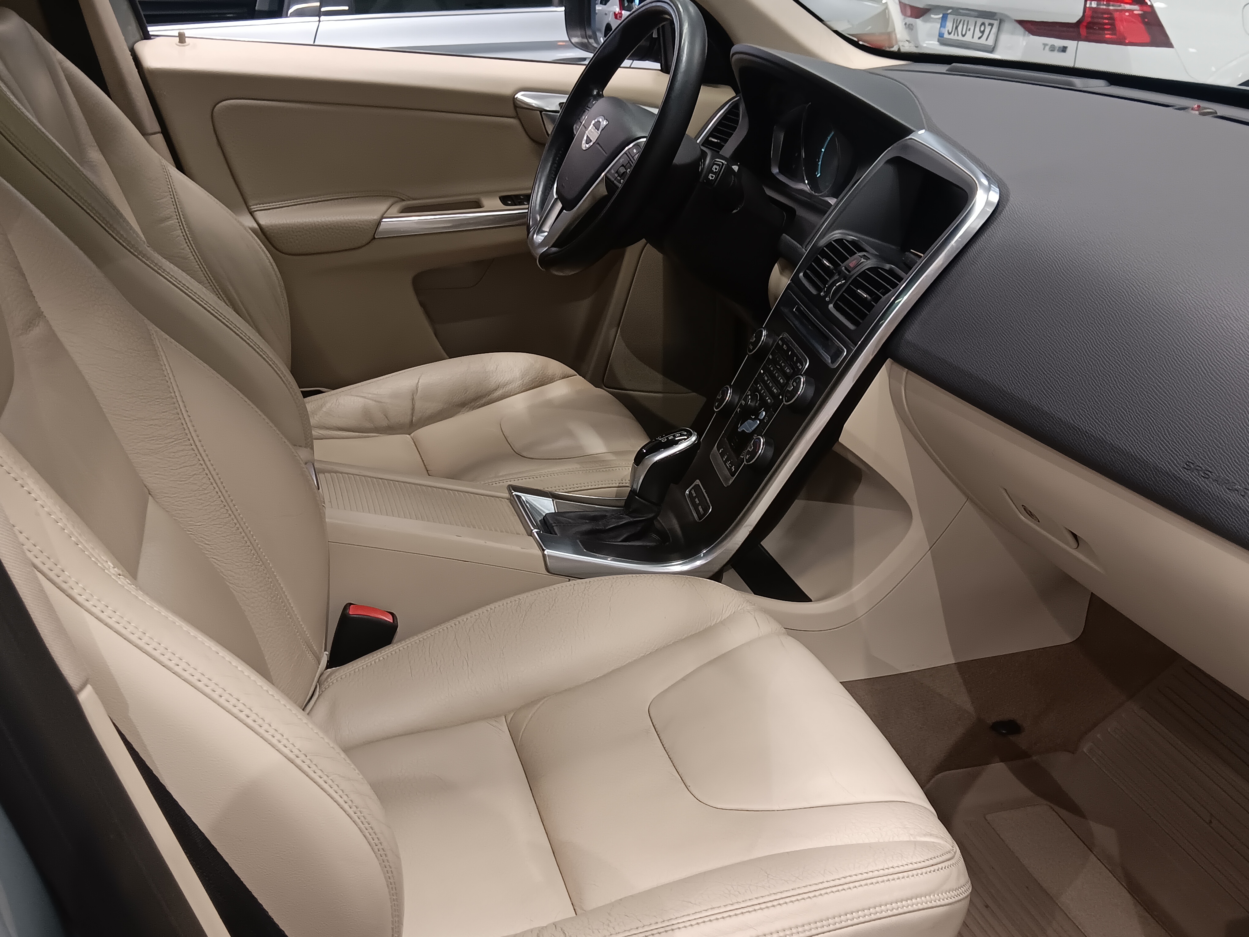 Volvo XC60 D5 AWD Summum aut 2014, kuva 7/14
