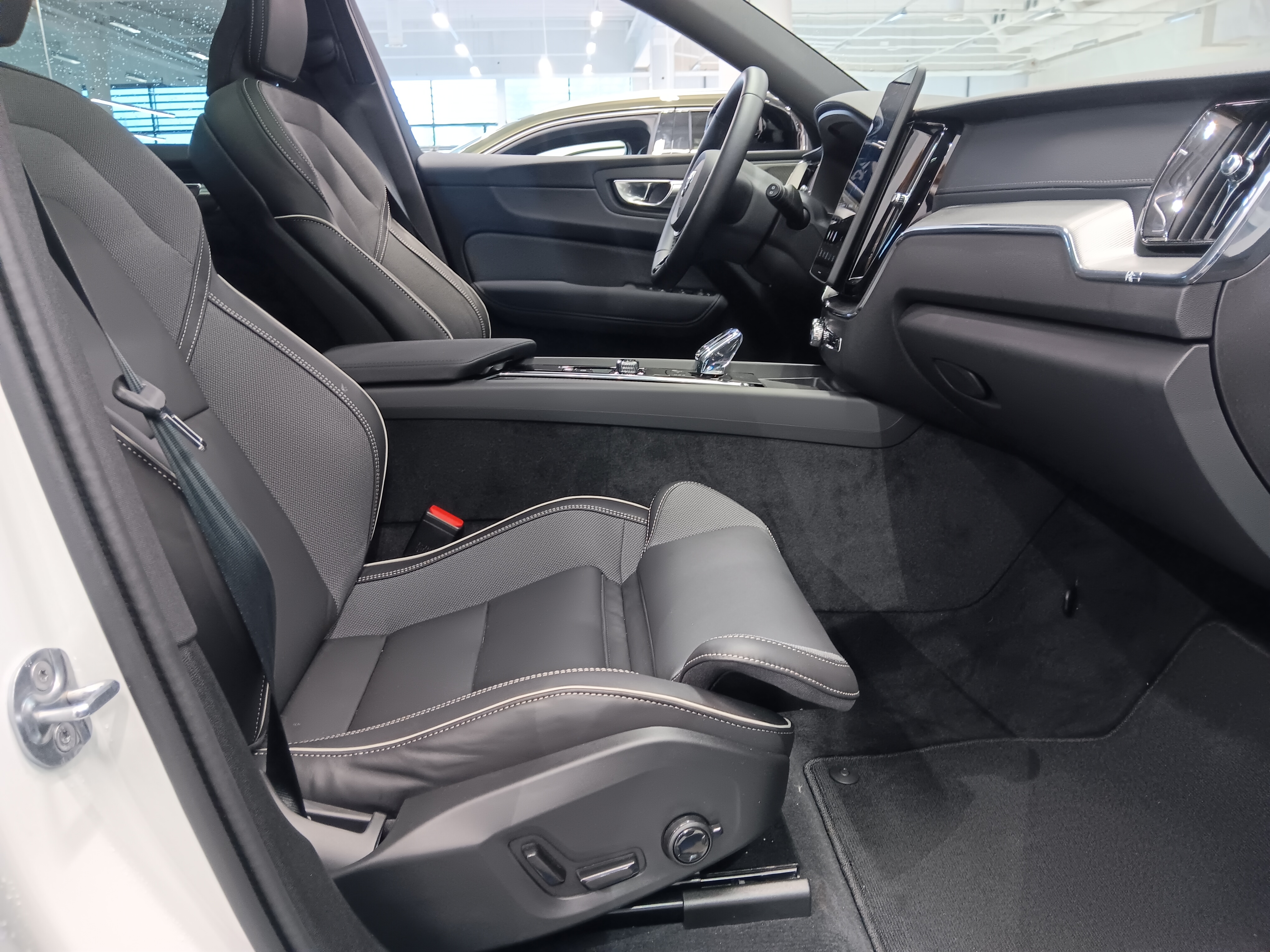 Volvo XC60 T8 AWD LONG RANGE ULTRA BLACK EDITION