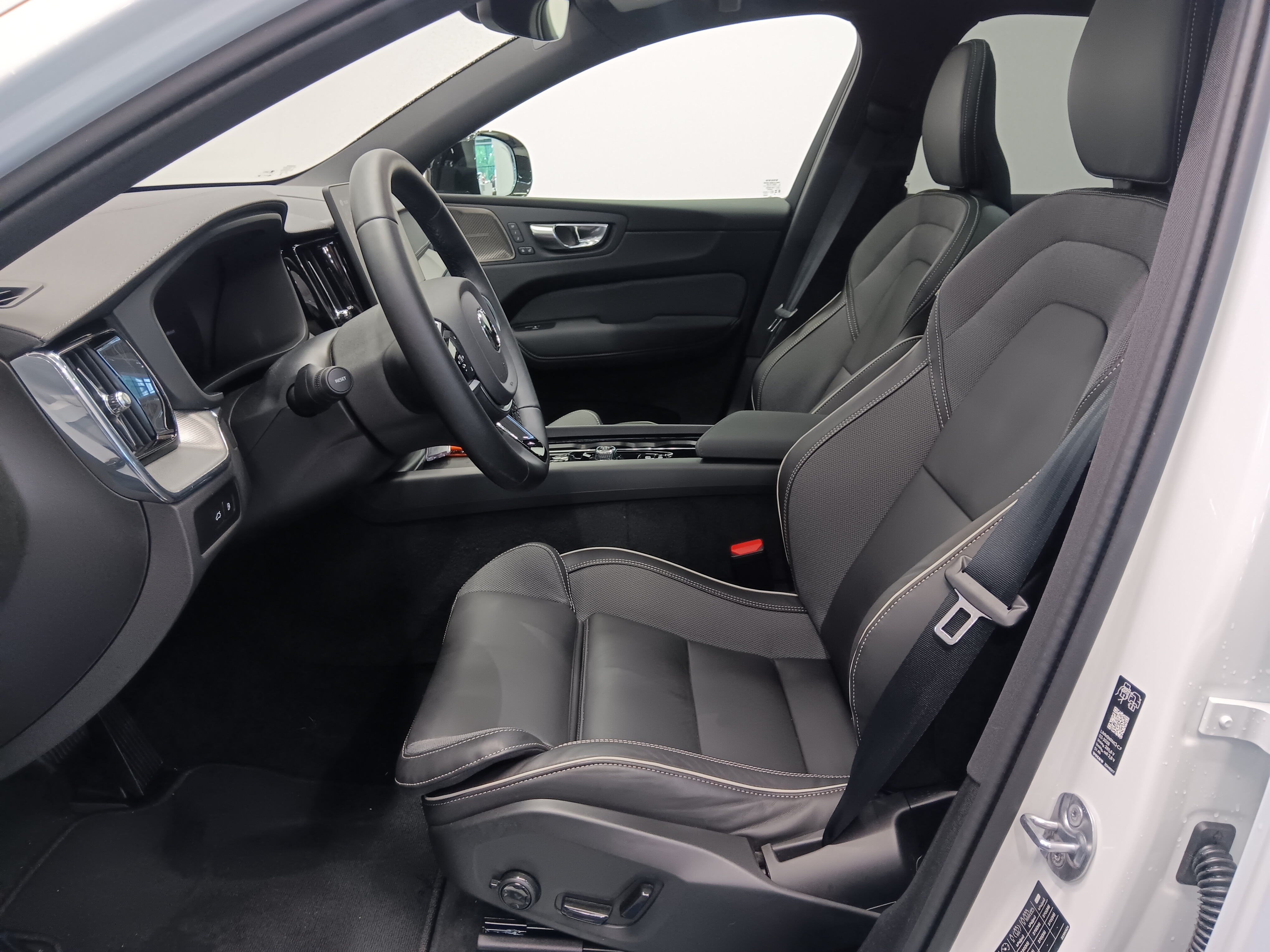 Volvo XC60 2026, kuva 7/21