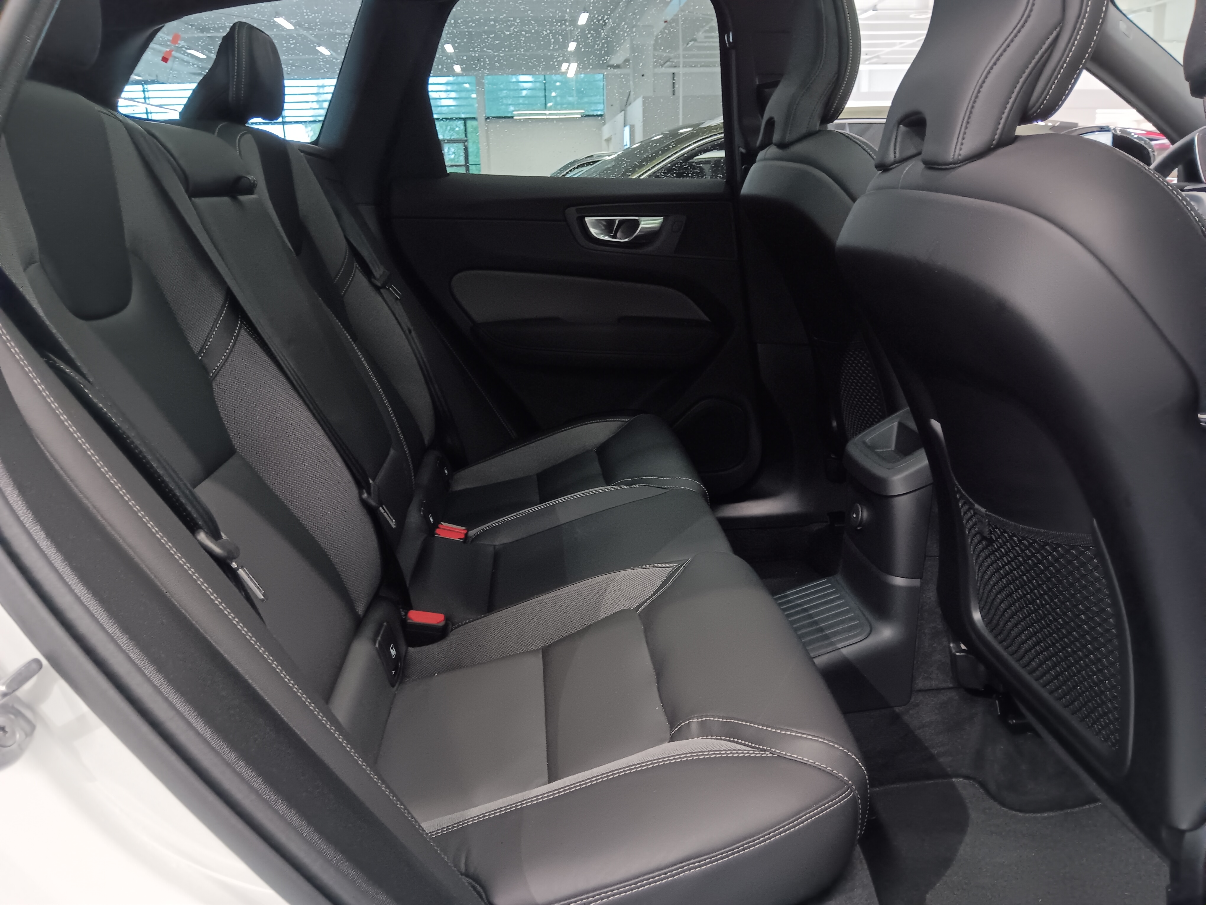 Volvo XC60 T8 AWD LONG RANGE ULTRA BLACK EDITION