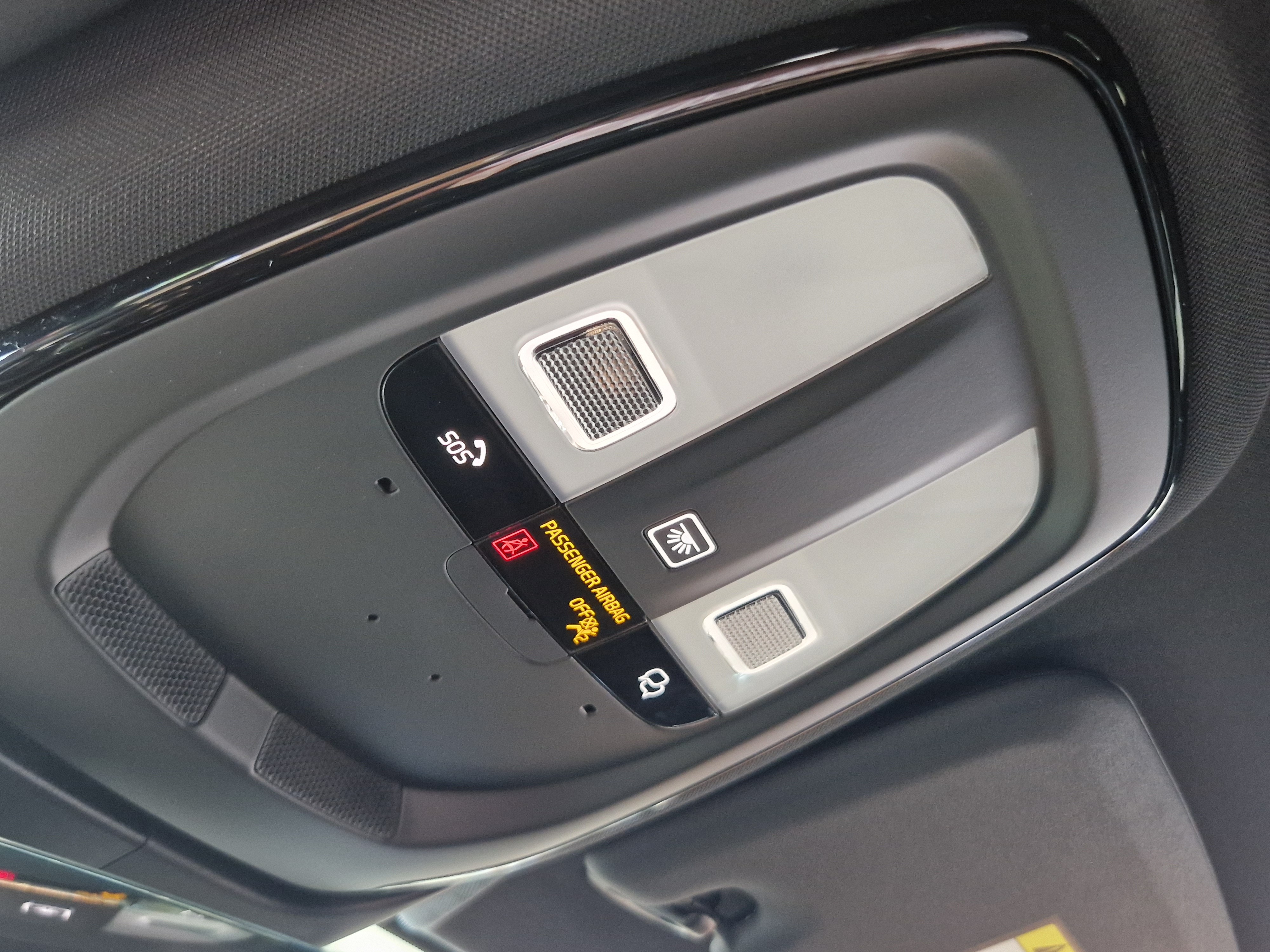Volvo V60 T8 AWD LONG RANGE PLUS SPORT EDITION.
