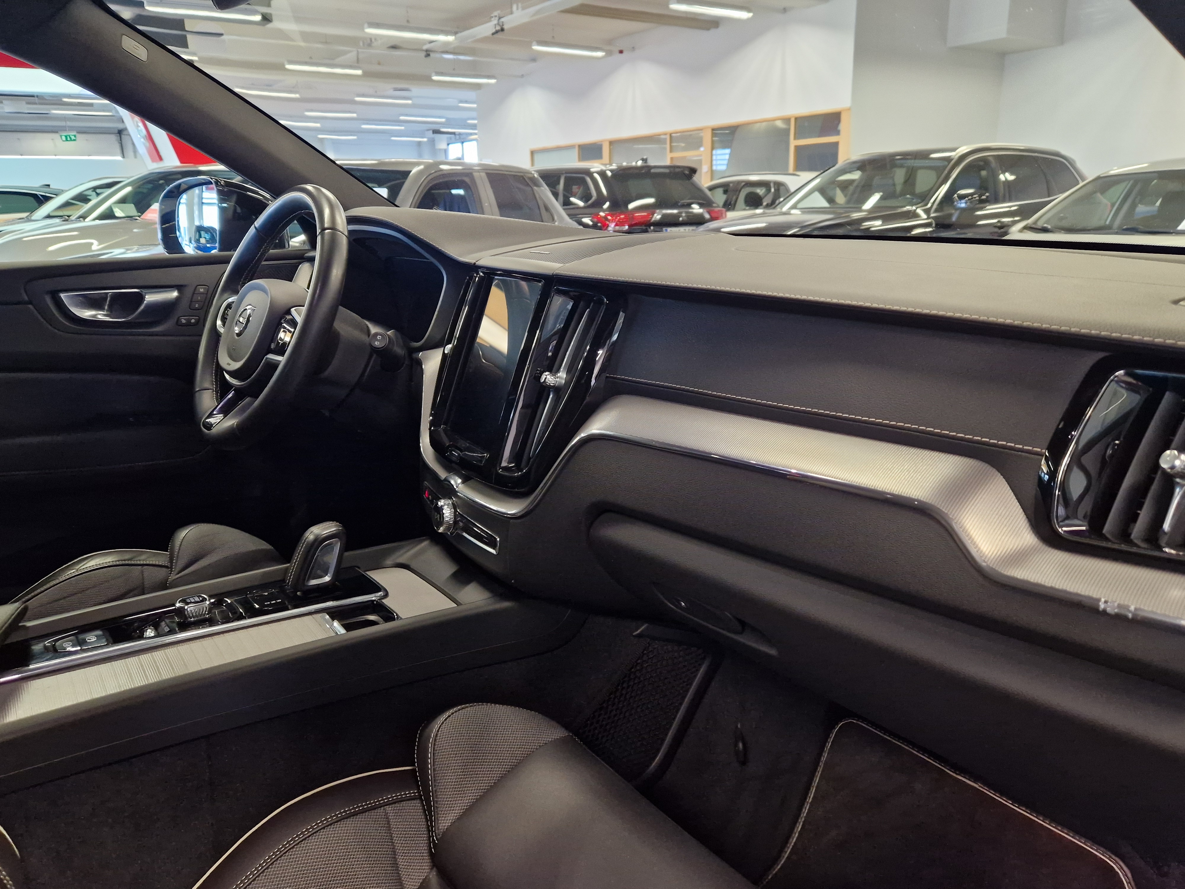 Volvo XC60 B4 AWD MHEV BUSINESS R-DESIGN AUT