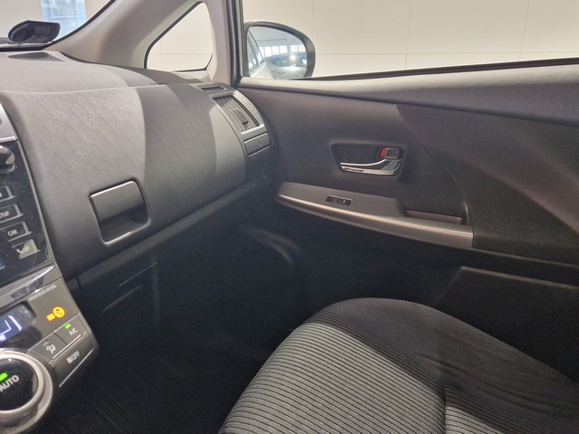 Toyota PRIUS+ BUSINESS