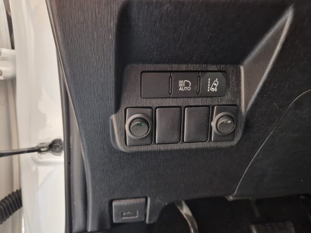 Toyota PRIUS+ BUSINESS