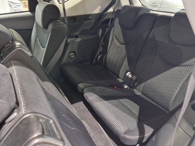 Toyota PRIUS+ BUSINESS