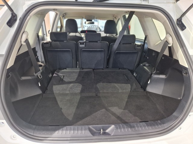 Toyota PRIUS+ BUSINESS