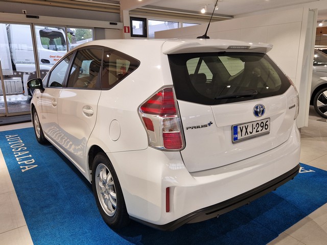 Toyota PRIUS+ BUSINESS
