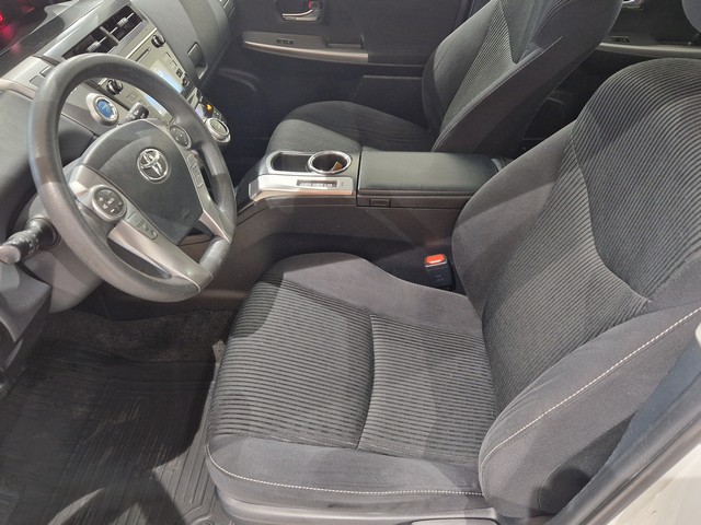 Toyota PRIUS+ BUSINESS