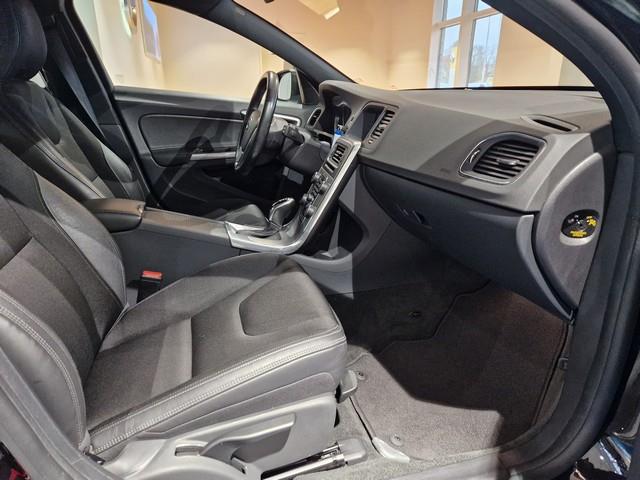 Volvo V60 T3 BUSINESS AUT