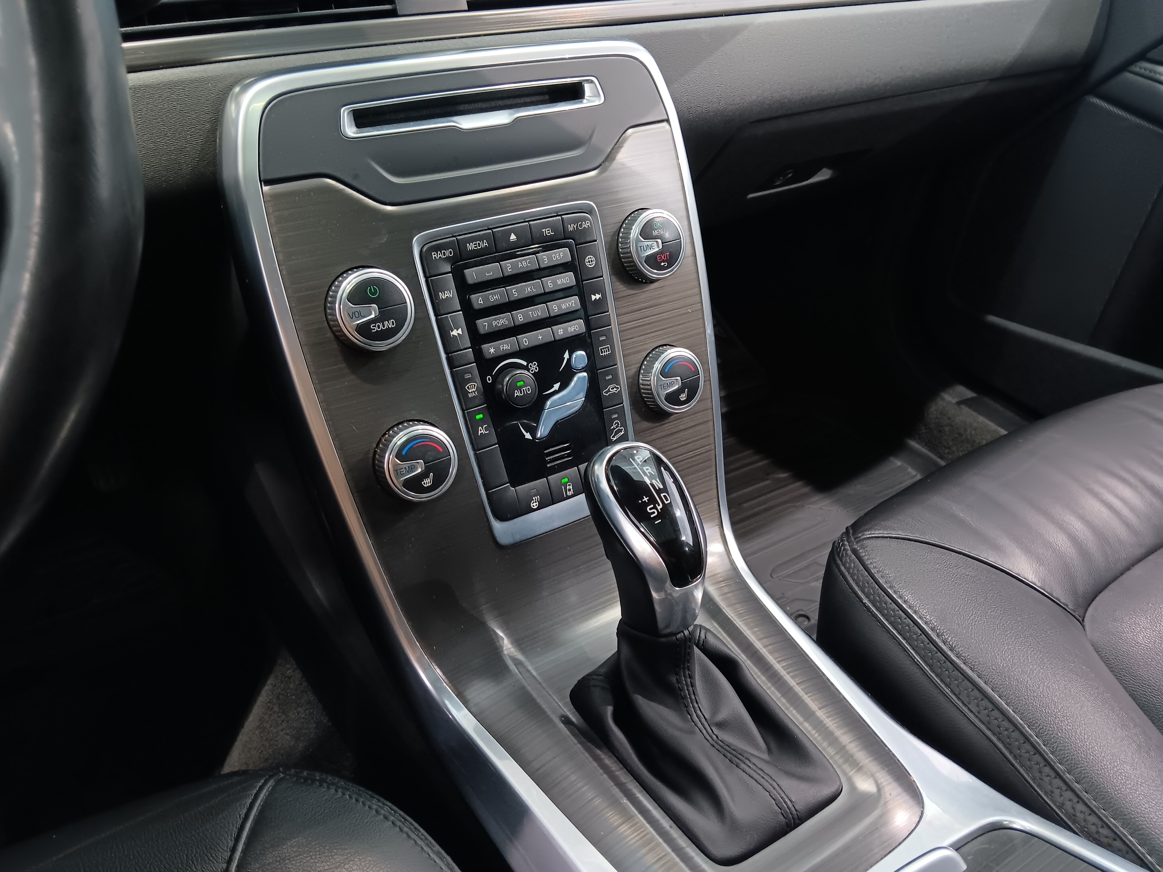 Volvo XC70 D4 AWD MOMENTUM AUT