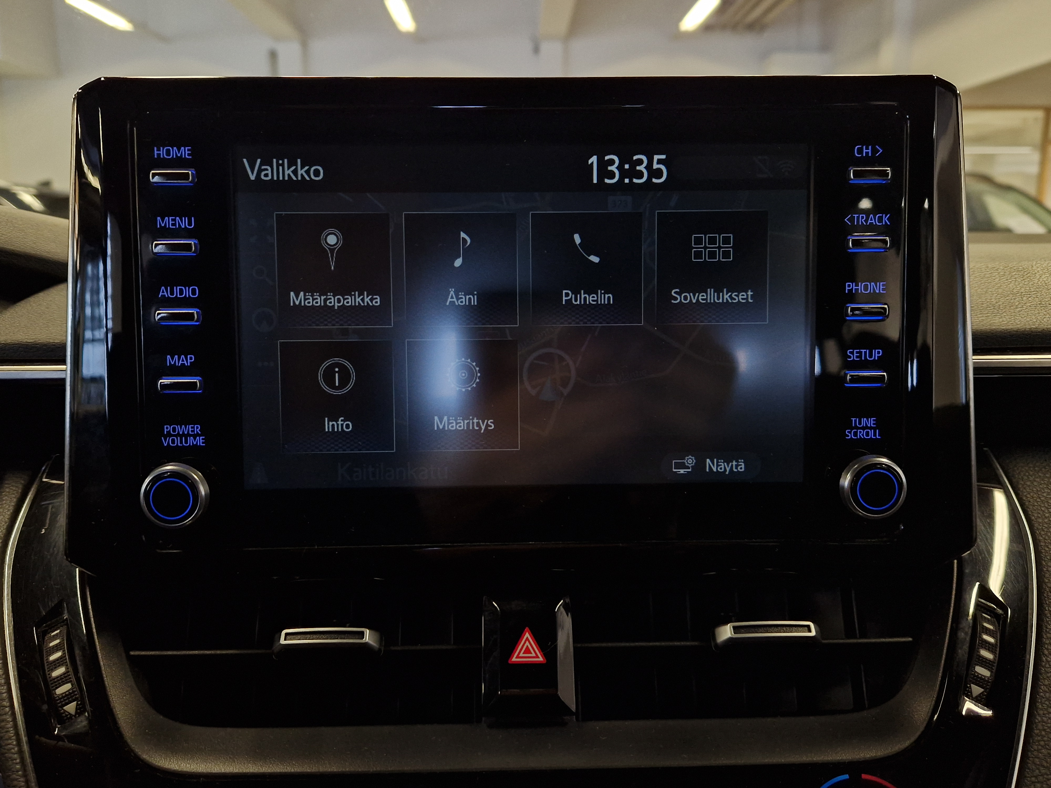 Toyota COROLLA TOURING SPORTS 1,8 HYBRID ACTIVE. TAKUU 12KK/20TK.