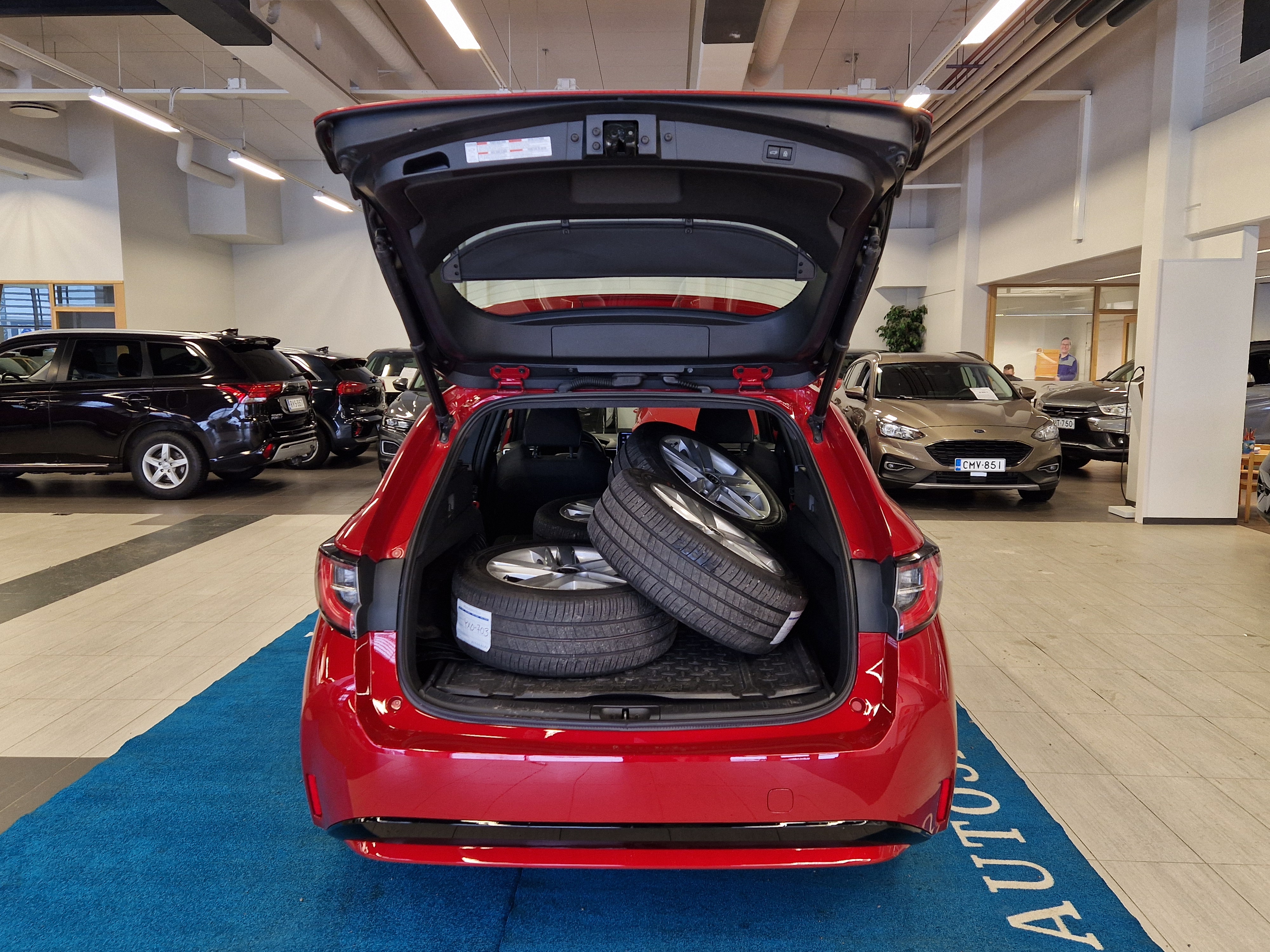 Toyota COROLLA TOURING SPORTS 1,8 HYBRID ACTIVE. TAKUU 12KK/20TK.