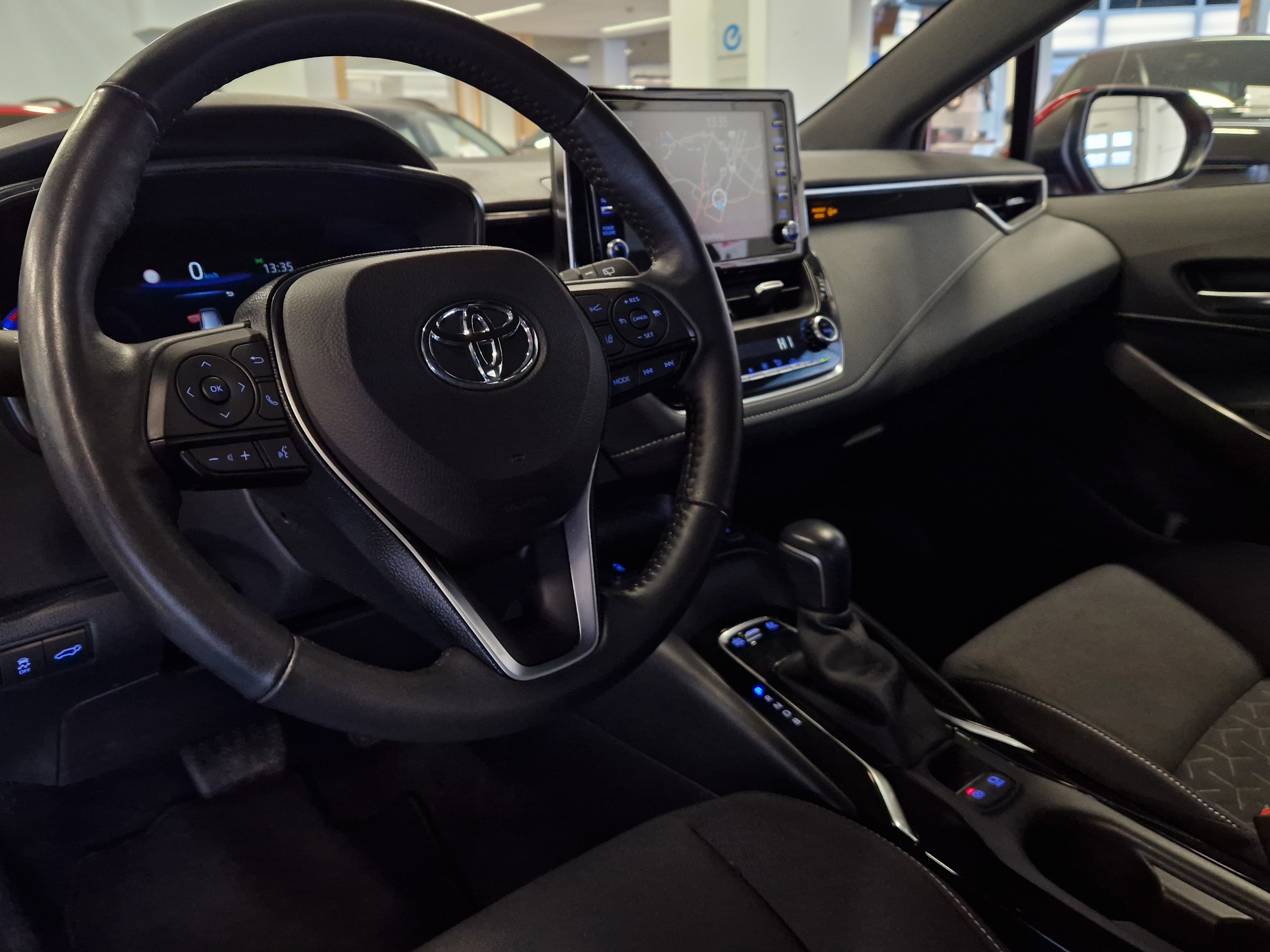 Toyota COROLLA TOURING SPORTS 1,8 HYBRID ACTIVE. TAKUU 12KK/20TK.