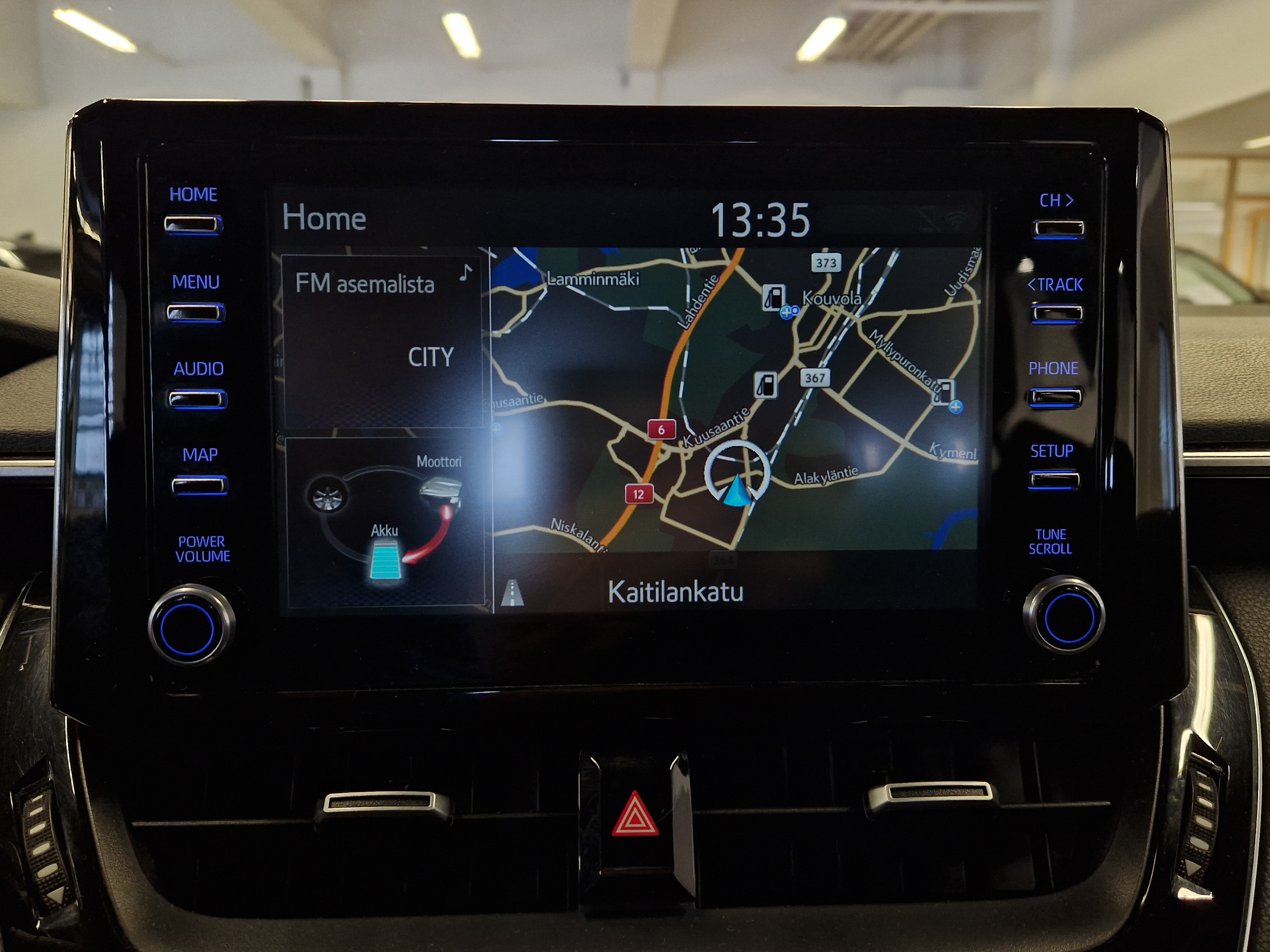 Toyota COROLLA TOURING SPORTS 1,8 HYBRID ACTIVE. TAKUU 12KK/20TK.