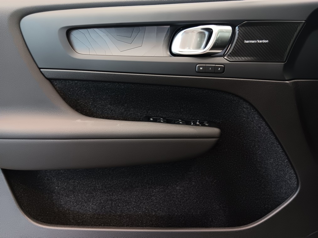 Volvo XC40 RECHARGE SINGLE ULTIMATE EXTENDED RANGE.