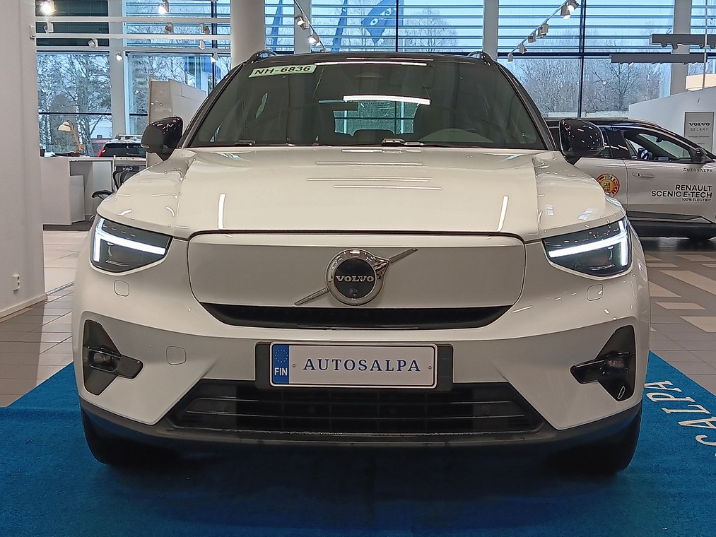 Volvo XC40 2024, kuva 2/24