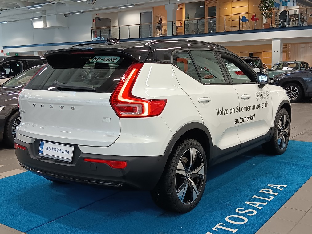 Volvo XC40 RECHARGE SINGLE ULTIMATE EXTENDED RANGE.