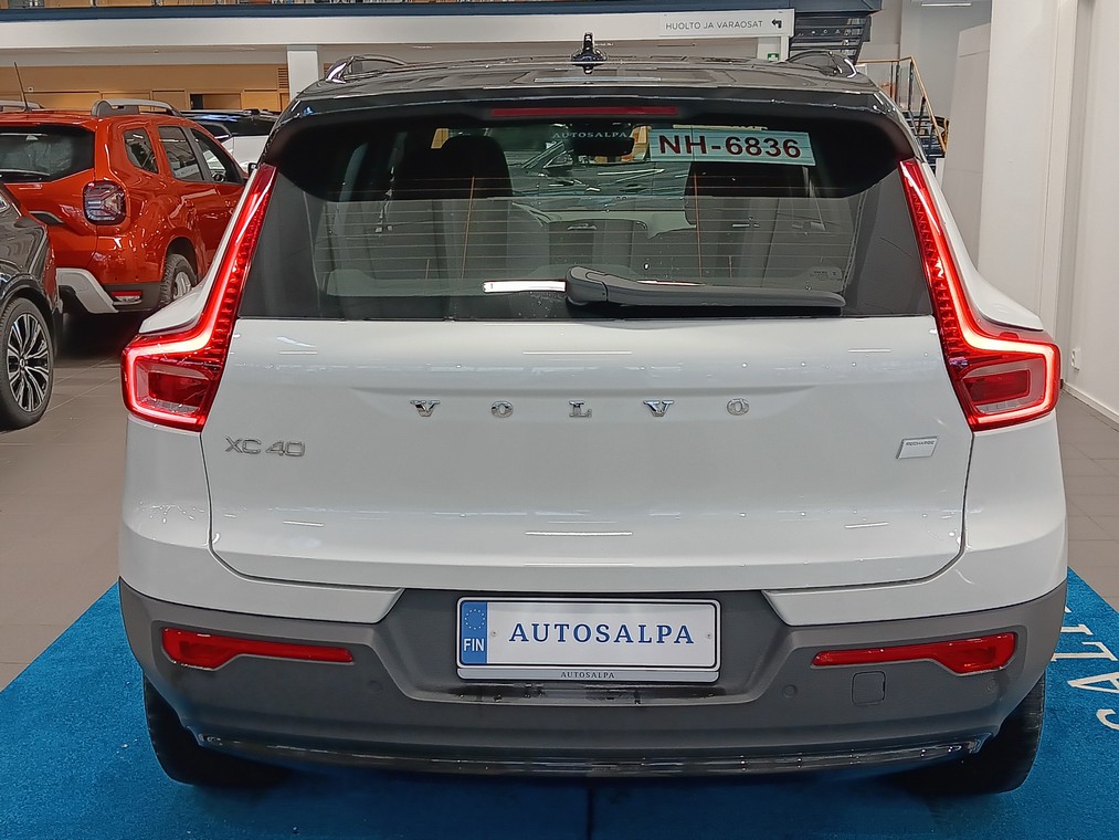 Volvo XC40 2024, kuva 4/24