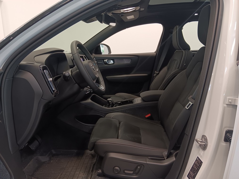 Volvo XC40 RECHARGE SINGLE ULTIMATE EXTENDED RANGE.