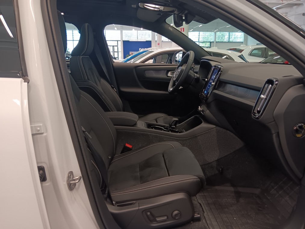 Volvo XC40 RECHARGE SINGLE ULTIMATE EXTENDED RANGE.