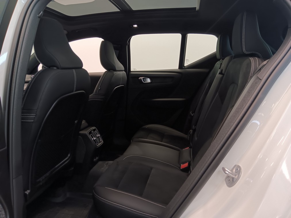 Volvo XC40 RECHARGE SINGLE ULTIMATE EXTENDED RANGE.