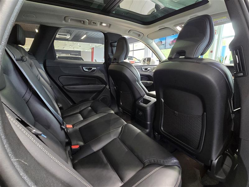 Volvo XC60 T8 AWD LONG RANGE ULTIMATE BRIGHT TAKUU 24KK/40TKM