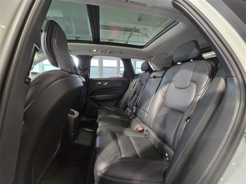 Volvo XC60 T8 AWD LONG RANGE ULTIMATE BRIGHT TAKUU 24KK/40TKM