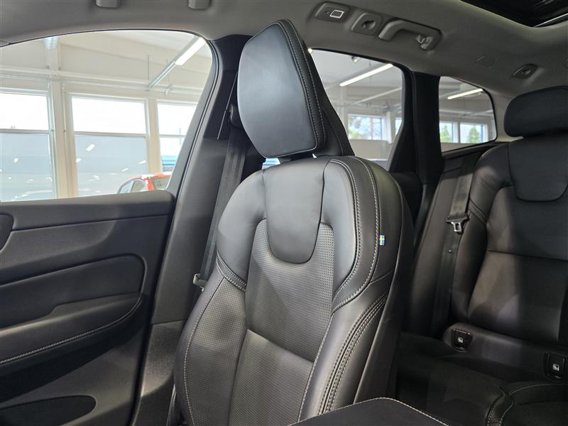 Volvo XC60 T8 AWD LONG RANGE ULTIMATE BRIGHT TAKUU 24KK/40TKM