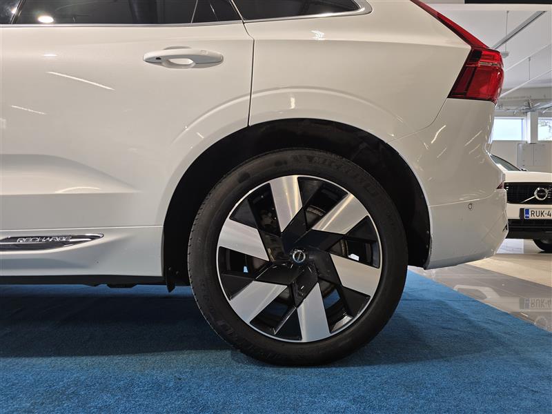 Volvo XC60 T8 AWD LONG RANGE ULTIMATE BRIGHT TAKUU 24KK/40TKM