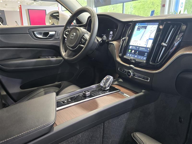 Volvo XC60 T8 AWD LONG RANGE ULTIMATE BRIGHT TAKUU 24KK/40TKM