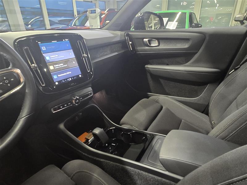 Volvo XC40 RECHARGE TWIN PLUS SELEKT TAKUU