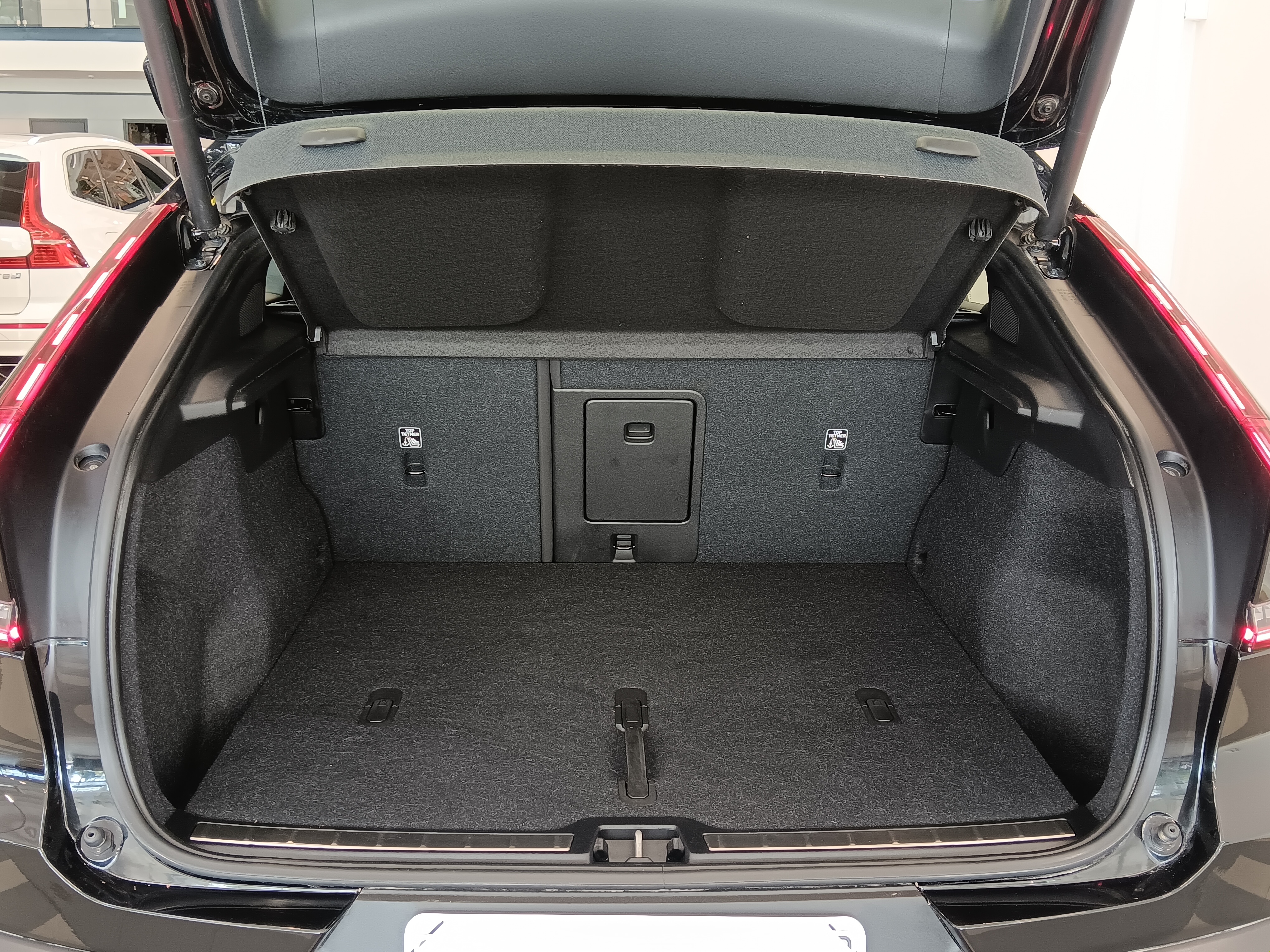 Volvo C40 RECHARGE SINGLE PLUS EXTENDED RANGE SELEKT TAKUU