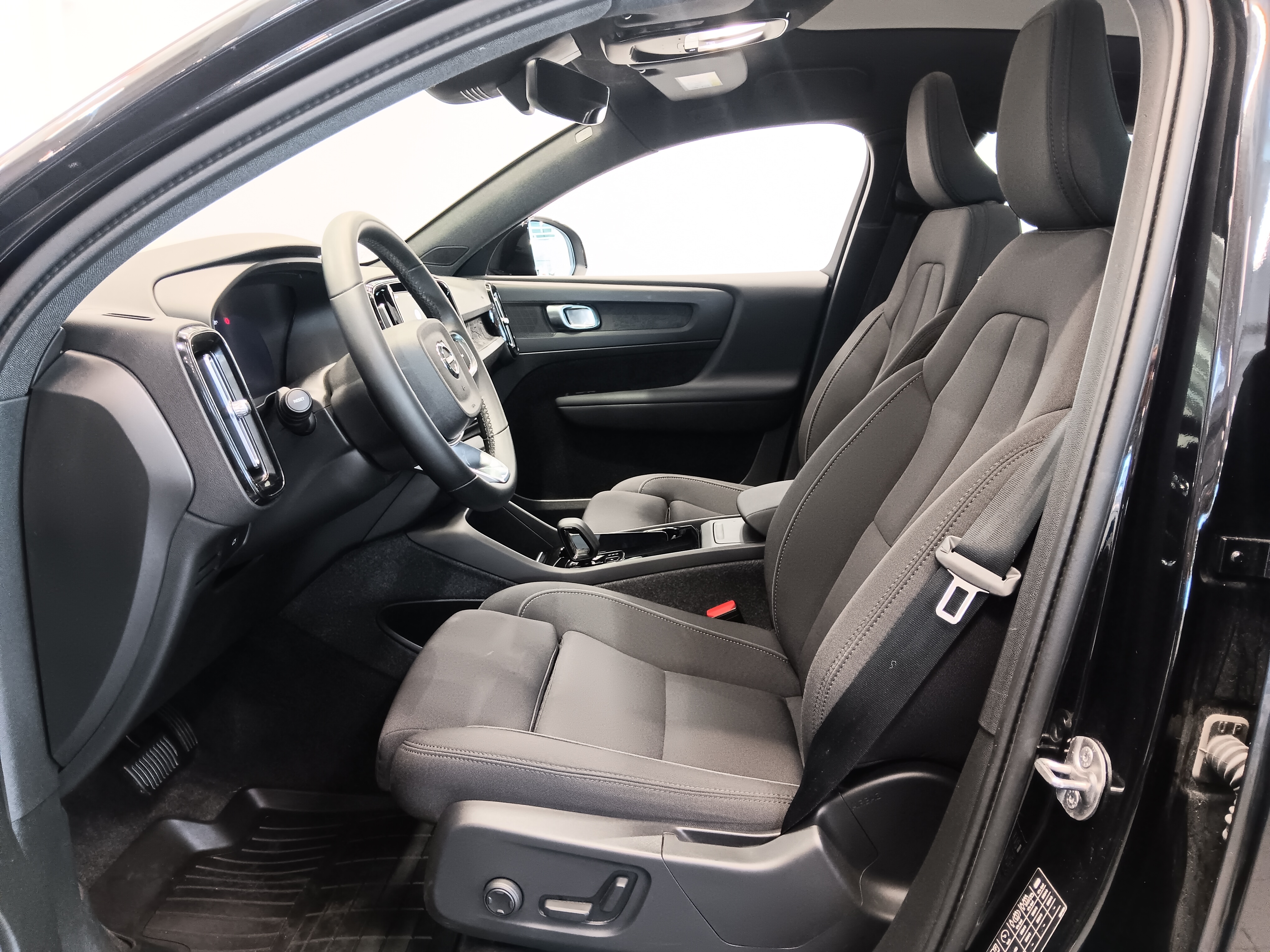 Volvo C40 RECHARGE SINGLE PLUS EXTENDED RANGE SELEKT TAKUU