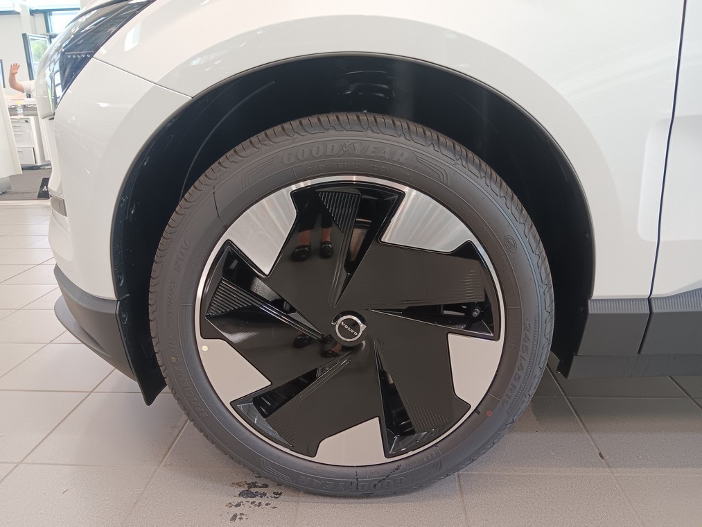Volvo EX30 SINGLE EXTENDED RANGE PLUS TAKUU 24KK/40TKM