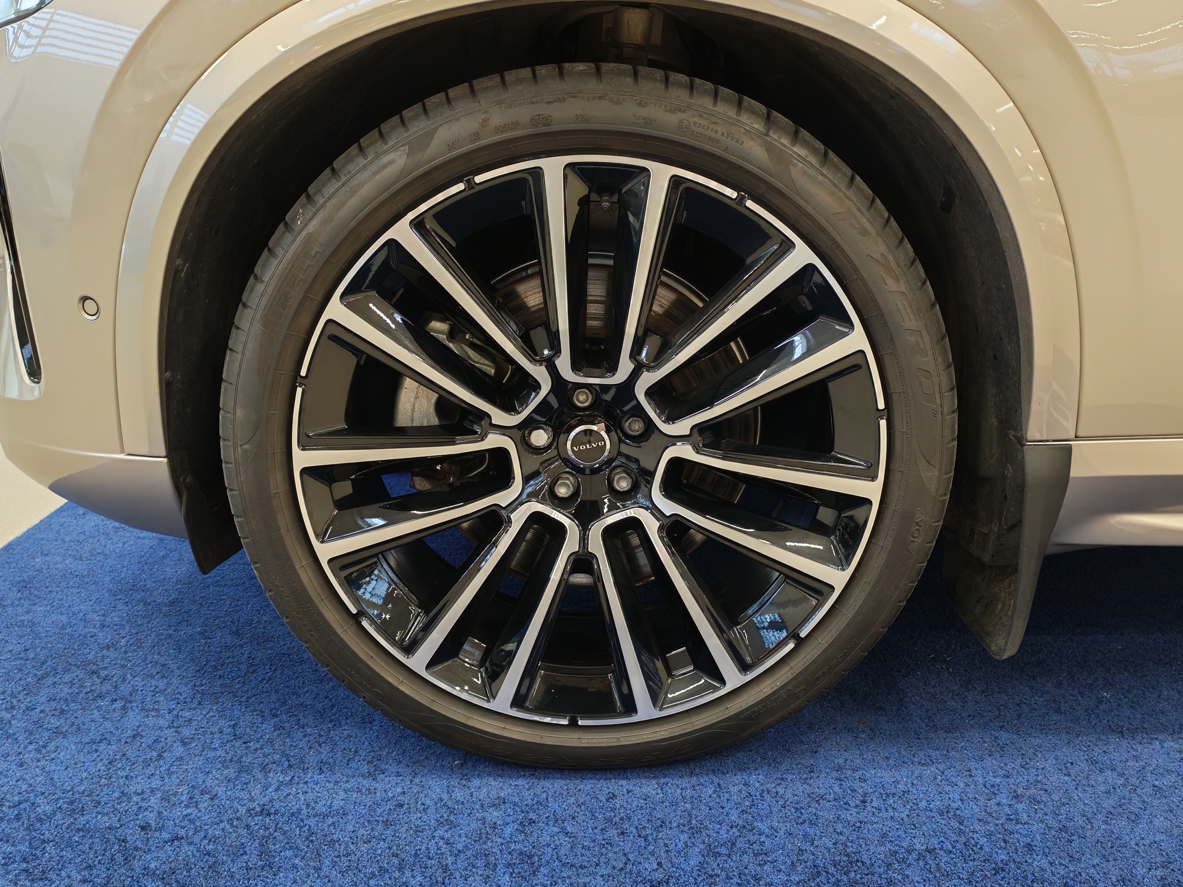 Volvo XC90 T8 AWD Long Range Ultra Dark 2026, bild 2/30