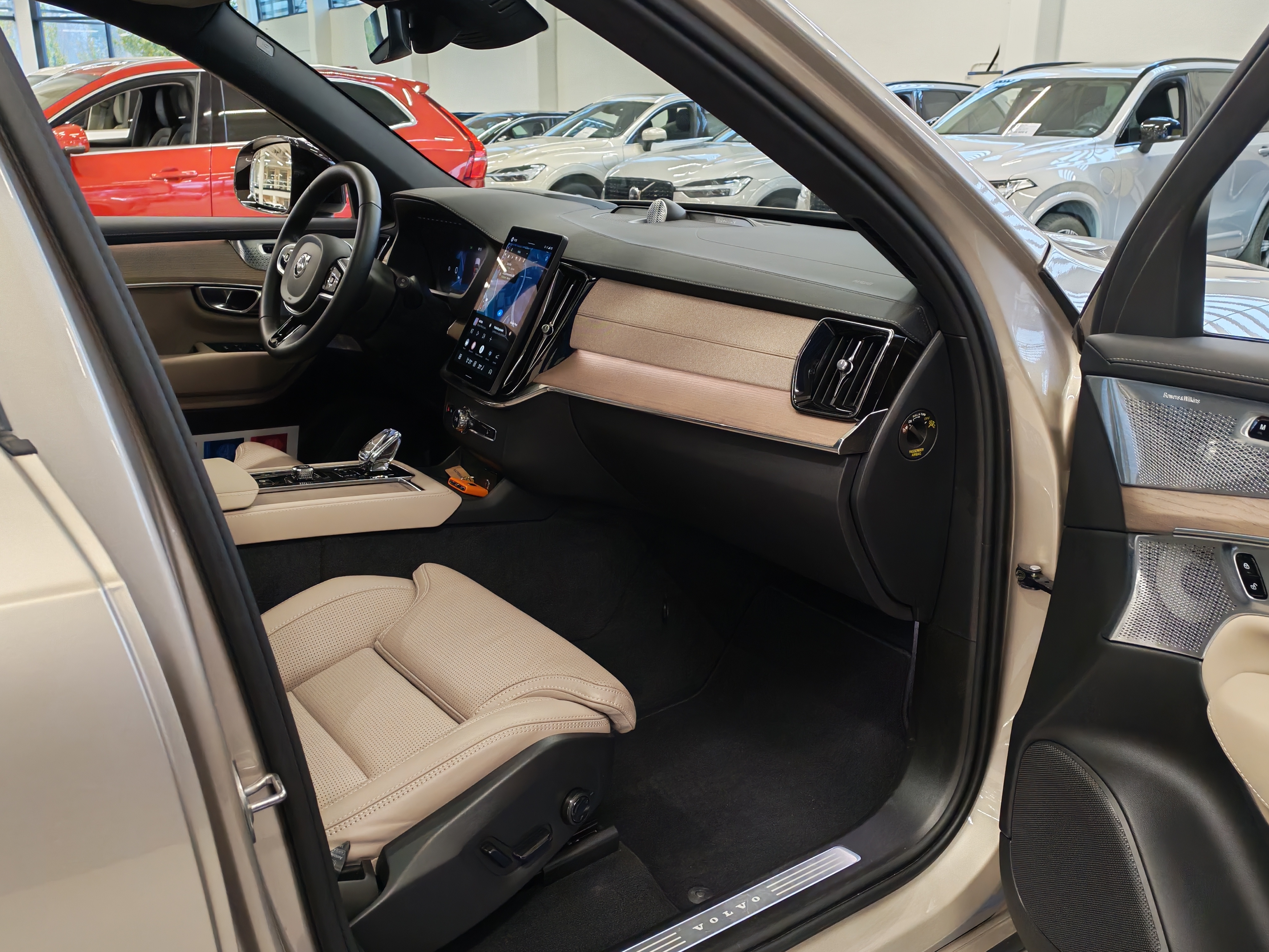 Volvo XC90 T8 AWD LONG RANGE ULTRA DARK TAKUU 24KK/40TKM