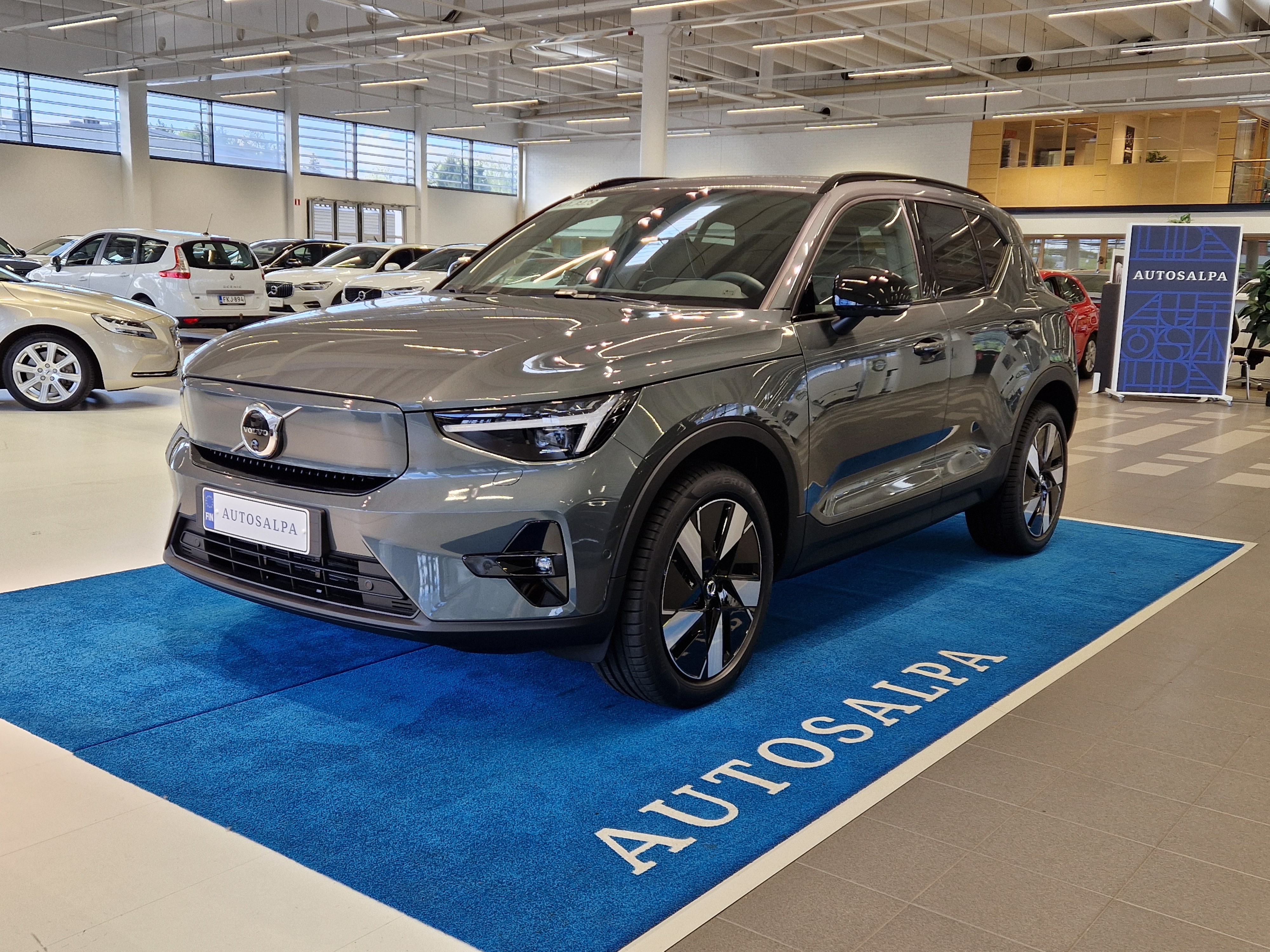 Volvo EX40 TWIN PLUS.